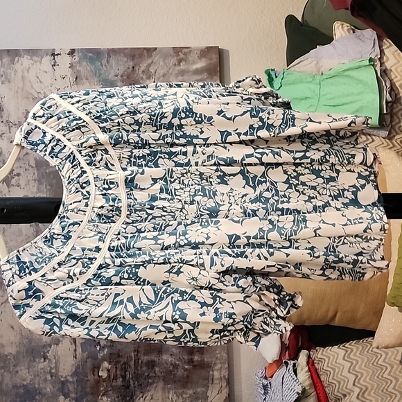 017 NWT Cynthia Rowley The Storyteller Floral Top - Picture 4 of 6